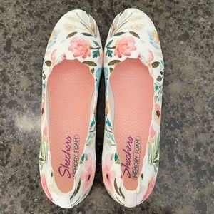 Skechers wedge floral shoes
